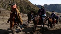 Yadnya Kasada Tanpa Wisatawan, Kuda Bromo Jadi Tunggangan Warga Tengger