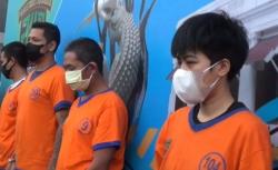 Video Kurir Sabu Cantik Asal Bandung Diringkus di Surabaya Bersama 4 Kurir Lainnya
