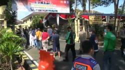 Kasus Covid-19 Tinggi, Ribuan Warga Ikut Vaksinasi Massal di Polres Subang<