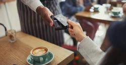 Lagi Tren Bayar Pakai Contactless, Ngopi di Kafe dan Belanja Tinggal Tap Kartu