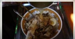 Video Mencoba Kuliner Kota Baubau Sop Ubi Tulang Sumsum, Perpaduan Ubi, Mi dan Tulang Sumsum Sapi