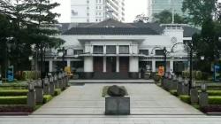 Gedung Tertua di Bandung Ternyata Balai Kota!<
