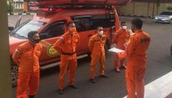 Jatuh dari Jembatan Bersama Motor, Remaja Hilang Terseret Arus Sungai di Karawang