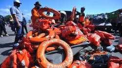 Barang-Barang KMP Yunicee Ditemukan, Ada Kartu Identitas hingga Onderdil Mobil