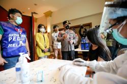 Kapolda Metro Jaya Tinjau Proses Vaksinasi