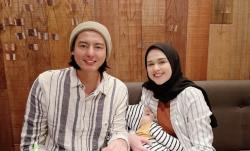 Roger Danuarta Terpapar Covid-19, Cut Meyriska Beri Infus Vitamin hingga Panggil Tukang Pijat   