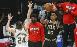 Taklukkan Hawks, Bucks Butuh Satu Kemenangan Lagi untuk Raih Tiket Final NBA