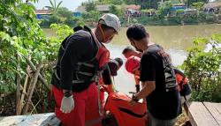 Jasad Remaja Terjatuh ke Sungai di Karawang Ditemukan 600 Meter dari Lokasi Awal