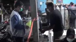 Agen Pengisian Oksigen di Bandung Diserbu Warga hingga Malam Hari<