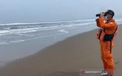 3 ABK MV Jaya Berkat Tenggelam di Pantai Sancang Garut Belum Ditemukan