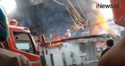 Video Kebakaran Rumah dan Tempat Penjualan Gas di Pulo Gadung