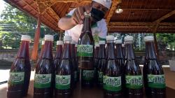 Warga Bali Ubah Bekas Sesajen Menjadi Cairan Eco Enzyme