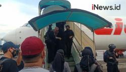 Video 69 Orang Terduga Teroris Tiba di Bandara Soetta