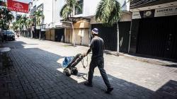Suasana Sepi Pertokoan Pasar Baru