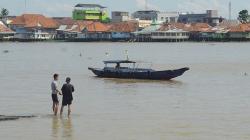 Musim Kemarau, Debit Air Sungai Musi Turun 2,5 - 4 Meter<