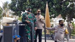 Warga dan Pedagang Berkerumun di Taman Kota Tasikmalaya Dibubarkan Petugas<