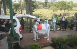 Video Jenazah Rachmawati Soekarnoputri Dimakamkan di TPU Karet Bivak
