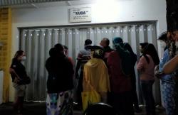 Heboh, Warga Rembang Serbu Toko Obat, Tukang Parkir Kewalahan <