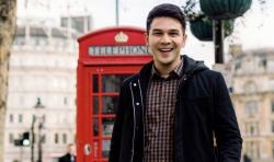 Jonathan Frizzy Suntik Vaksin Covid-19 Terpisah dari Istri   