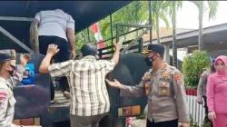 Kapolres Kepulauan Talaud Jemput Langsung Warga yang Akan Divaksin Covid-19