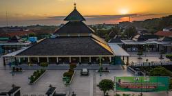 Penampakan dari Udara Kompleks Masjid Agung Demak Ditutup