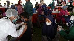Pemkot Surabaya Kerahkan 500 Nakes dan 2.000 Relawan Buka Vaksinasi Massal