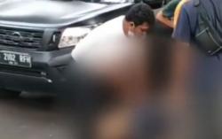 Video Dua Pelaku Spesialis Pecah Kaca Mobil di Menteng Dihajar Warga
