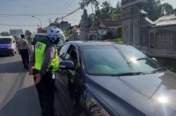  Ratusan Kendaraan Diputar Balik di Pos Penyekatan Sleman<