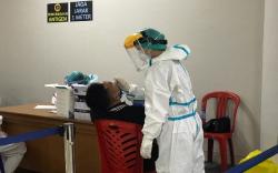 50 Orang Dites Swab PCR di Bandara Sam Ratulangi Manado, 47 Positif Covid-19