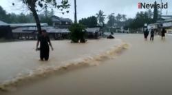Video Luapan Sungai Rendam Puluhan Rumah di Mamuju Tengah