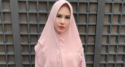 Ibu Terpapar Covid-19, Kartika Putri Bersedih Minta Doa Kesembuhan 