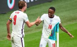 Italia Siaga Satu! Harry Kane dan Raheem Sterling Jago Diving