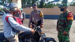 100 Kendaraan Diputar Balik saat Penyekatan di Sawangan Wonosobo 