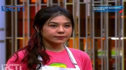 Bikin Bolu Kojo Palembang, DJ Wynne Menang Tantangan Pertama 10 Besar MasterChef Indonesia   <