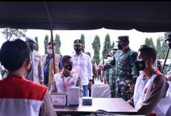 Panglima TNI Tinjau Vaksinasi Massal dan Dapur Lapangan Marinir di GBK