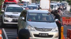 Akses Masuk Surabaya Timur Ditutup, Lalu Lintas Macet Panjang