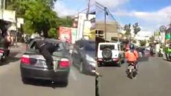 Viral, Tabrak Lari dan Seret Motor Korban, Warga Kejar Sedan Hitam di Bandung<