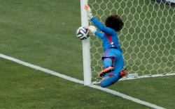 Senasib dengan Donnarumma, Kiper Tanpa Klub Ini Bikin Geger Piala Dunia 2014