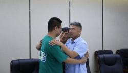 Tempuh 500.000 Km Berkendara Motor, Pria Ini Temukan Anaknya yang Diculik 24 Tahun Silam