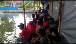 Ngeyel, Warga Tasikmalaya Malah Berkerumun Mancing Ikan saat PPKM Darurat<