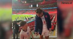 Video Jack Grealish Berikan Kejutan Kepada Suporter Cilik Inggris Ini