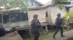 Video Polisi Gerebek Kampung Narkoba di Lorong Jambu Palembang<