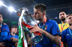 Profil Francesco Acerbi: Pecandu Alkohol, Kanker Testis hingga Trofi Euro 2020