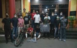 Polisi Tembak Sepasang Residivis Begal Sadis di Palembang <