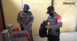 Video Polisi Bagikan Buku Iqra dan Al Quran depada Anak-Anak di Bandung