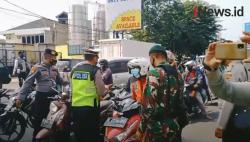 Video Titik Penyekatan Gerbang Harapan Indah Bekasi Disesuaikan dengan Arus Lalu Lintas