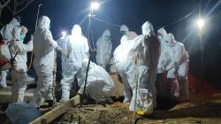 Kapolres Bangka Barat Pimpin Pemakaman 2 Jenazah Pasien Covid-19