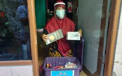 Bagikan Paket Sembako, Panglima TNI: Sabar, Mudah-mudahan Corona Segera Berakhir