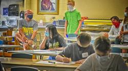 Heboh! Belajar Tatap Muka Dimulai, Sekolah Sediakan Kondom Gratis untuk Siswa