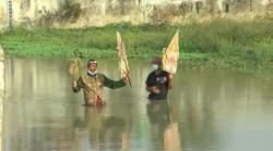 Prihatin Wabah Covid-19, Seniman Gelar Pentas Wayang Kulit di Sungai 